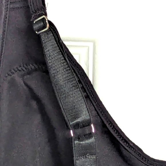 Bali (36D) Classic Black Bra With Floral Design On Straps - Picture 5 of 10